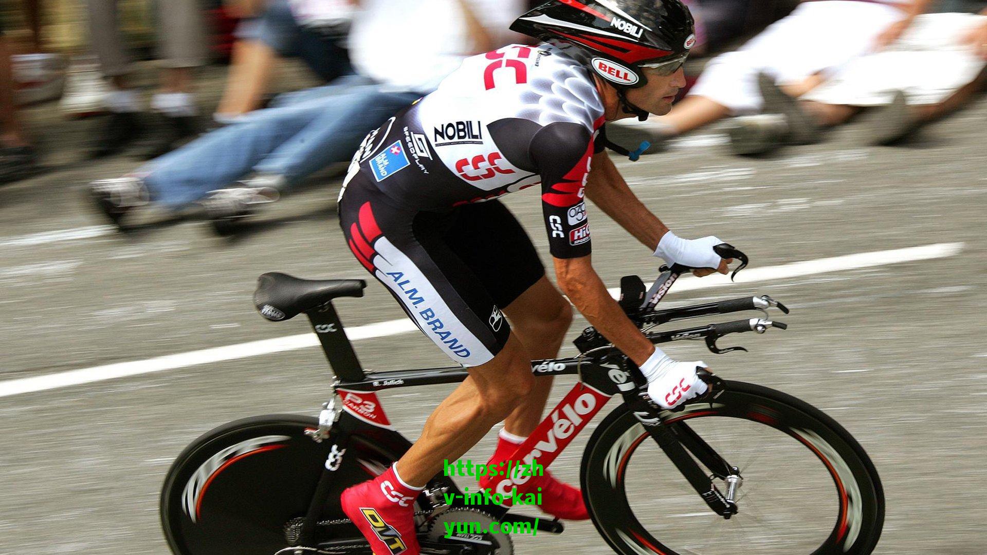 太想进一个了!常州队远射中柱,心急补射将南京门将撞到门柱上