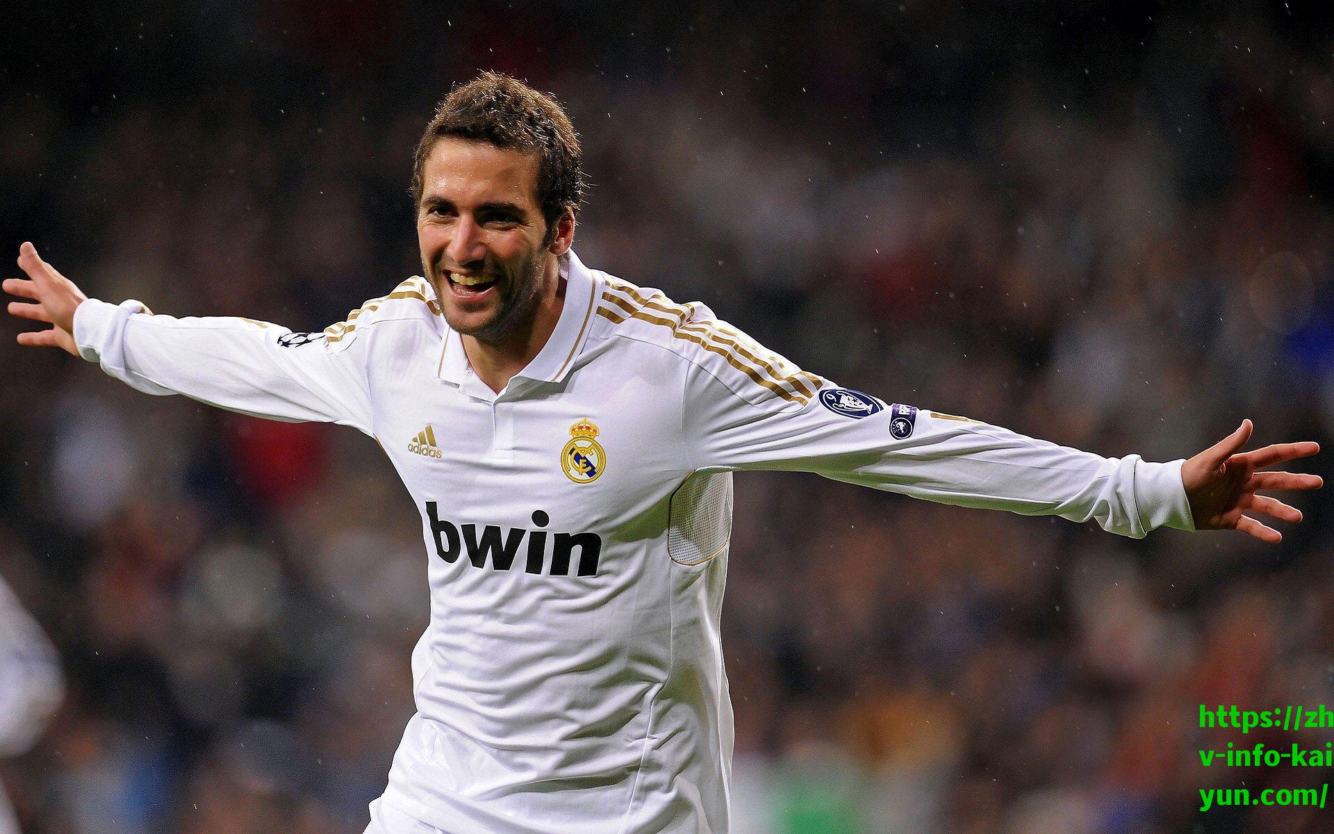 英超转会风云，维萨成多队争夺焦点，小蜜蜂新帅全力挽留