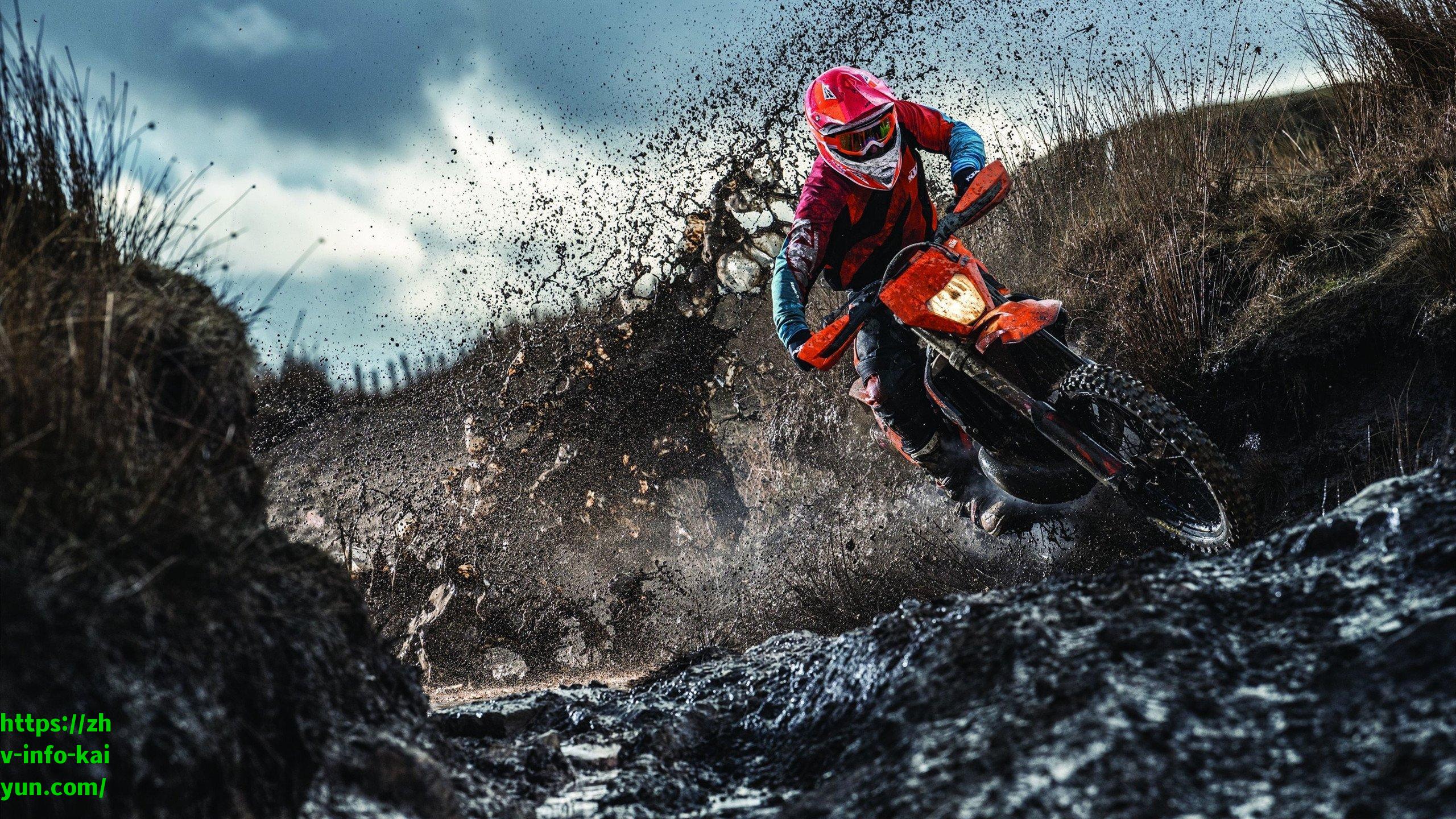 足球传承的无声致敬，格瓦迪奥尔在魔笛故乡挂起战火中的球衣